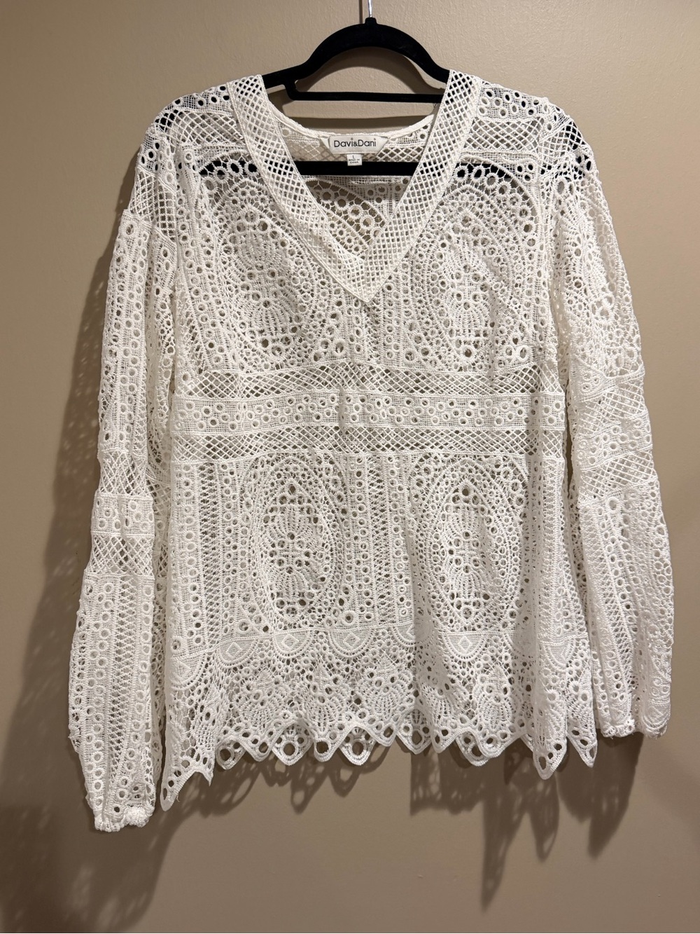 Davi & Dani White Crochet Lace Tunic Top L Boho Scallop Festival